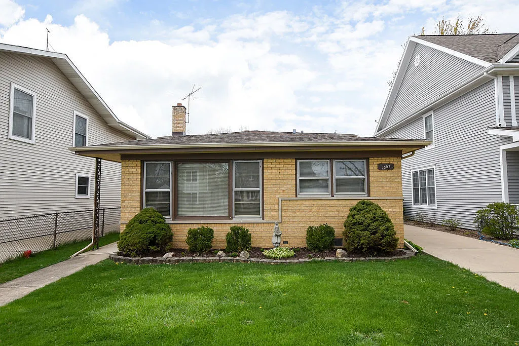 1008 S Madison Ave photo 1