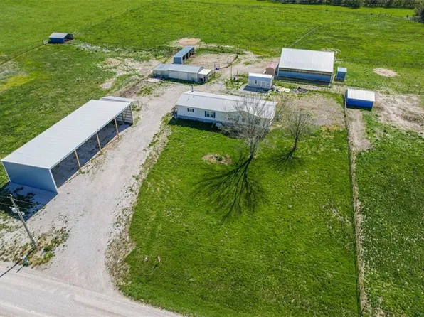 3062 Crabtree Ln, Odessa, MO 64076