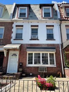2138 24th St, Long Island City, NY, 11105