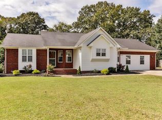 7 Gene Dr, Lawrenceburg, TN 38464