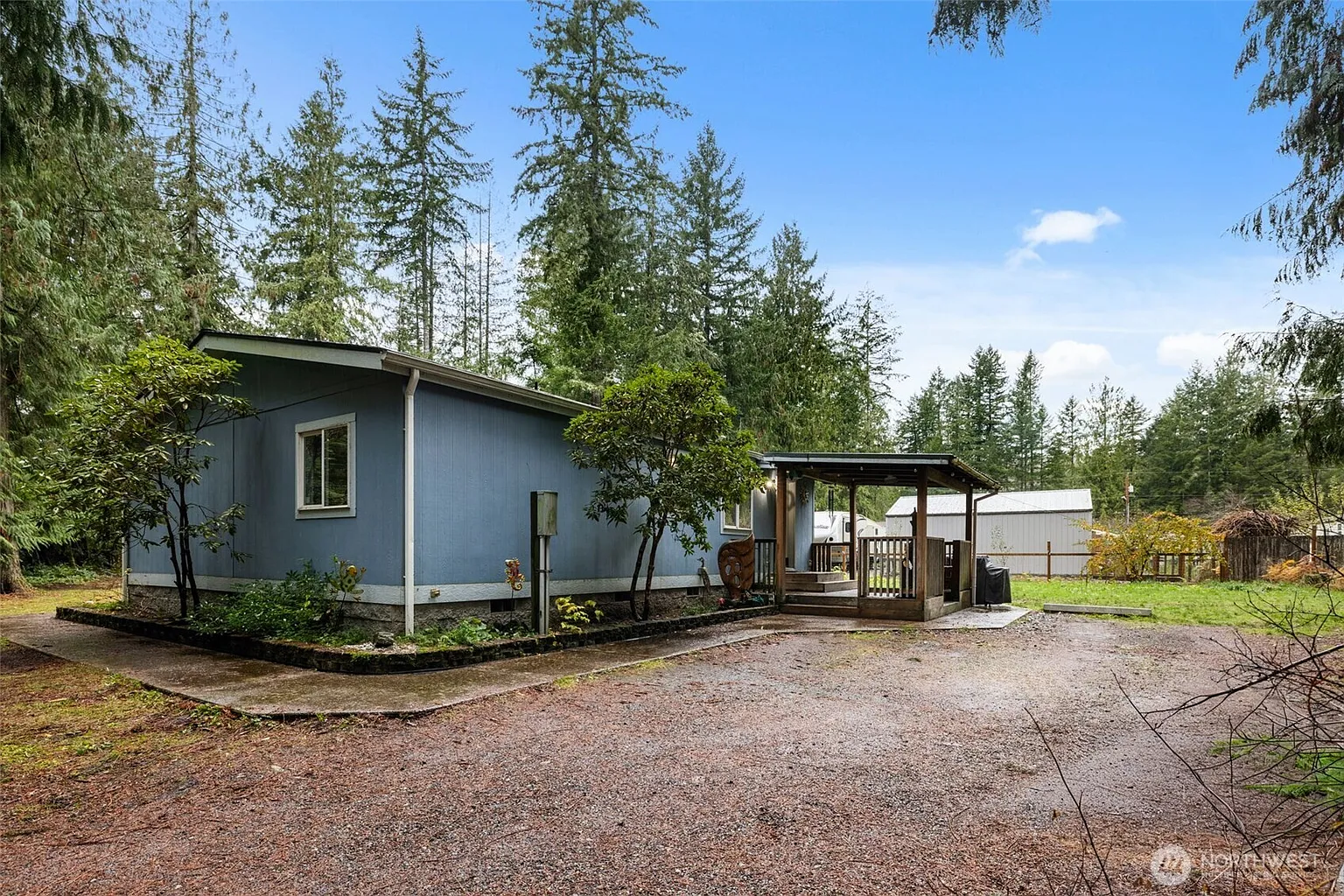 42037 Pine Street photo 1