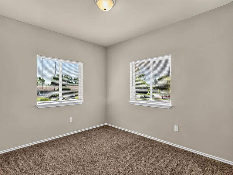 516 E Hazelwood St #A — Photo 24