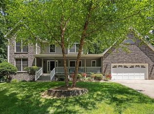 1038 Windsor Dr, Asheville, NC 28803