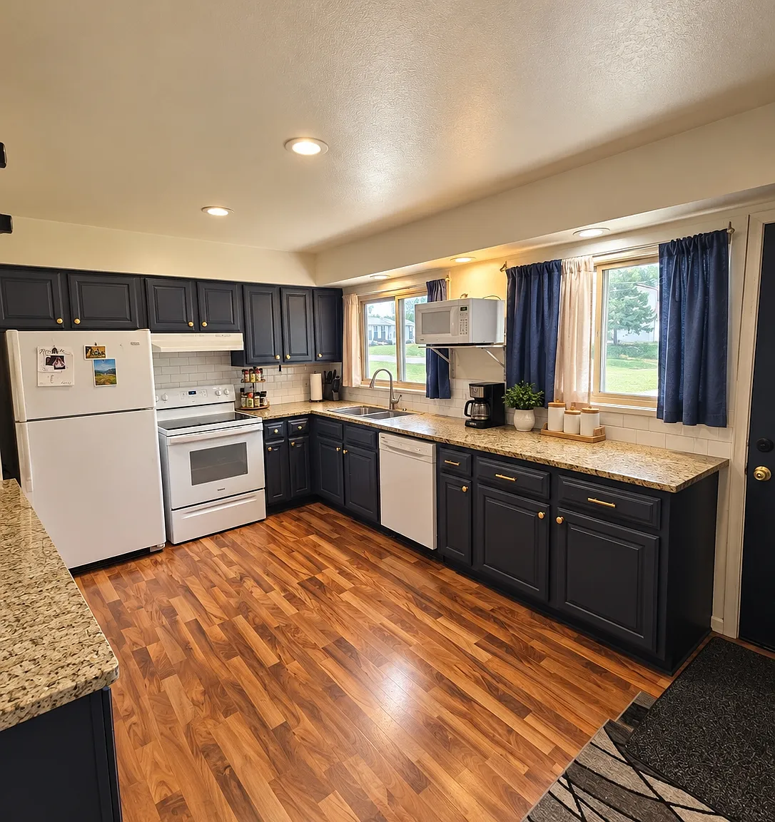 5 bed, 2452 sqft, $2,650 — Photo 1