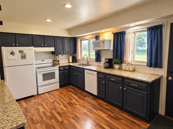 13003 Judicial Rd, Burnsville, MN 55337
