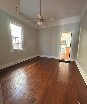 3rd image of 933L Louisa St