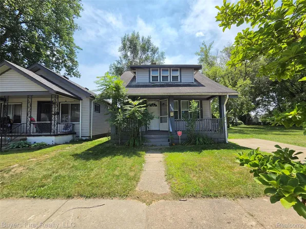 8102 Orchard Ave, Warren, MI 48089