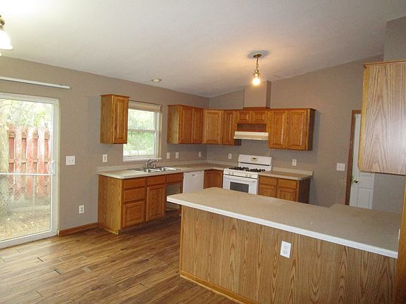 4th image of 4515 Parkview Dr