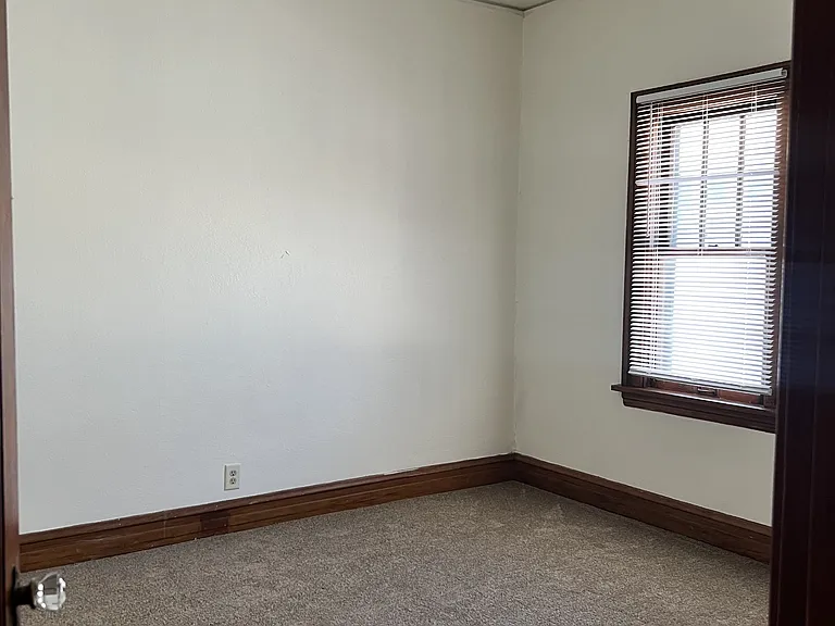 43 N Lewis Ave — Photo 5