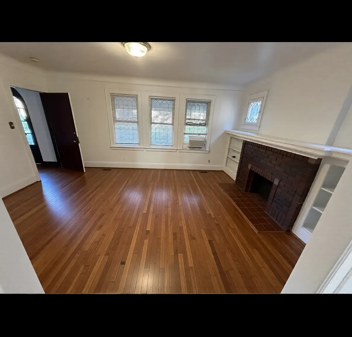 3 bed, 1400 sqft, $1,750 — Photo 2