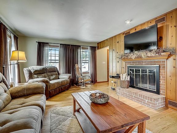 4th image of 4905 W Montrose Ave