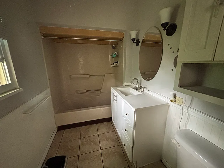 527 North Ave #2 — Photo 3
