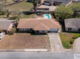 18 Shoreline Dr, Brownsville, TX 78521