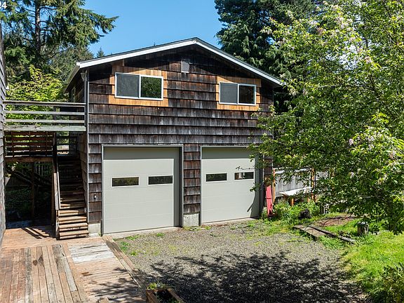 5th image of 1158 NW Camrose Dr