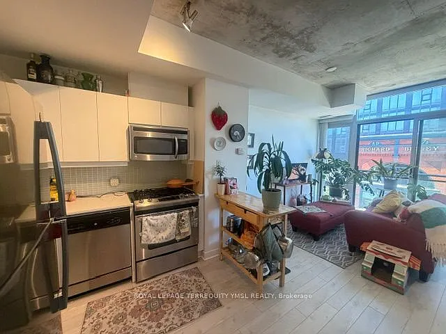 127 Queen St E #504 — Photo 13