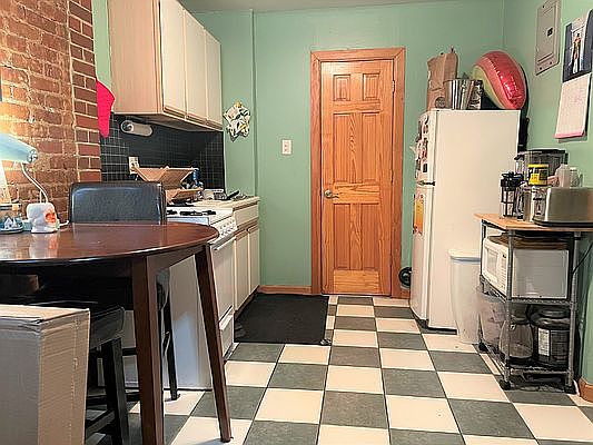 5th image of 500 E 84th St #33