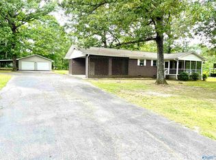 1004 Northwood Dr, Centre, AL 35960
