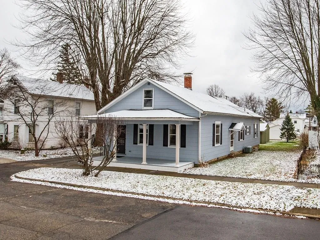 311 W Columbus St photo 1