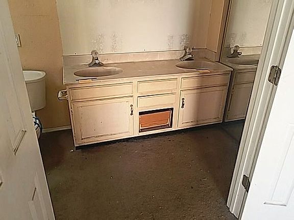 2nd image of 7709 Sandlewood Dr NW