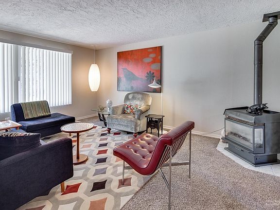 2nd image of 61219 SE Paulina Ln
