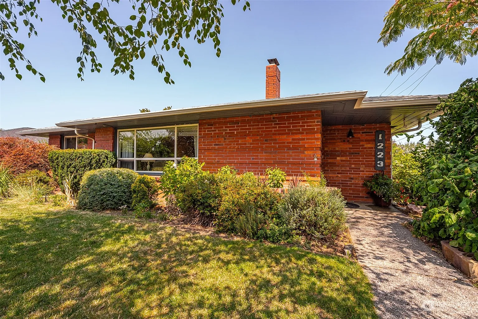1223 Alexander Street photo 1