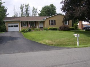 17572 Madison Ave, Hamilton, VA 20158