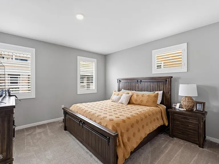 643 Winchester Dr — Photo 24