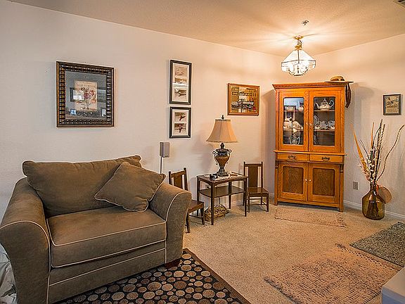 4th image of 848 Woodland Ave APT 26