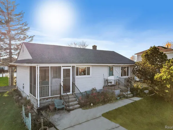 6381 Dyke Rd, Clay, MI 48001