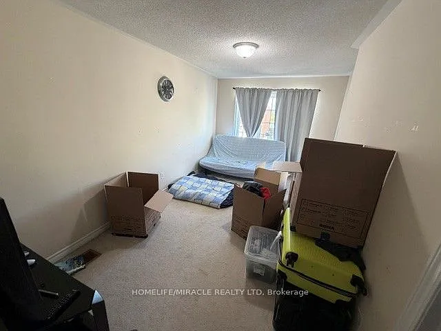 705 Sauve St — Photo 2