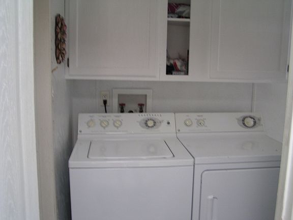 W/D with overhead Storage 