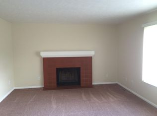 121 Grand Manor Dr, Grand Ledge, MI 48837