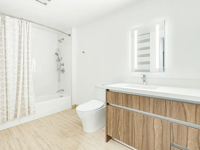 1500 Rycroft St #402 — Photo 7