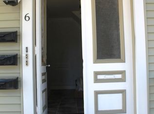 6 Gould St #3, Newport, RI 02840