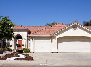 1614 E La Quinta Dr, Fresno, CA