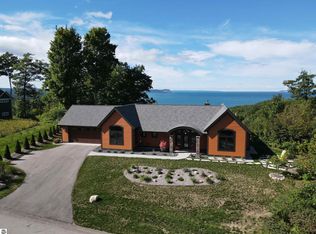 2176 S Ridge Rd, Lake Leelanau, MI 49653