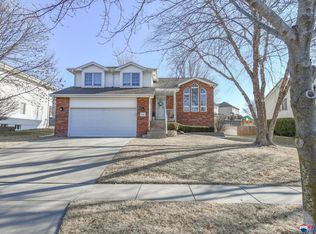 5632 S 77th St, Lincoln, NE 68516