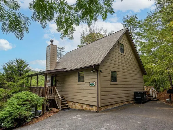 2449 Burke Ave, Sevierville, TN 37876