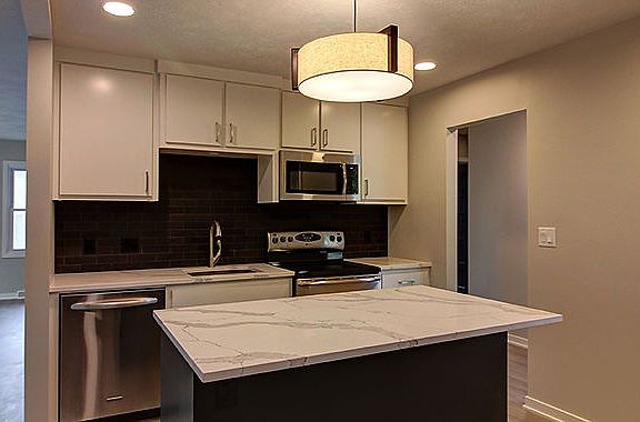 5th image of 208 Meadow Dr