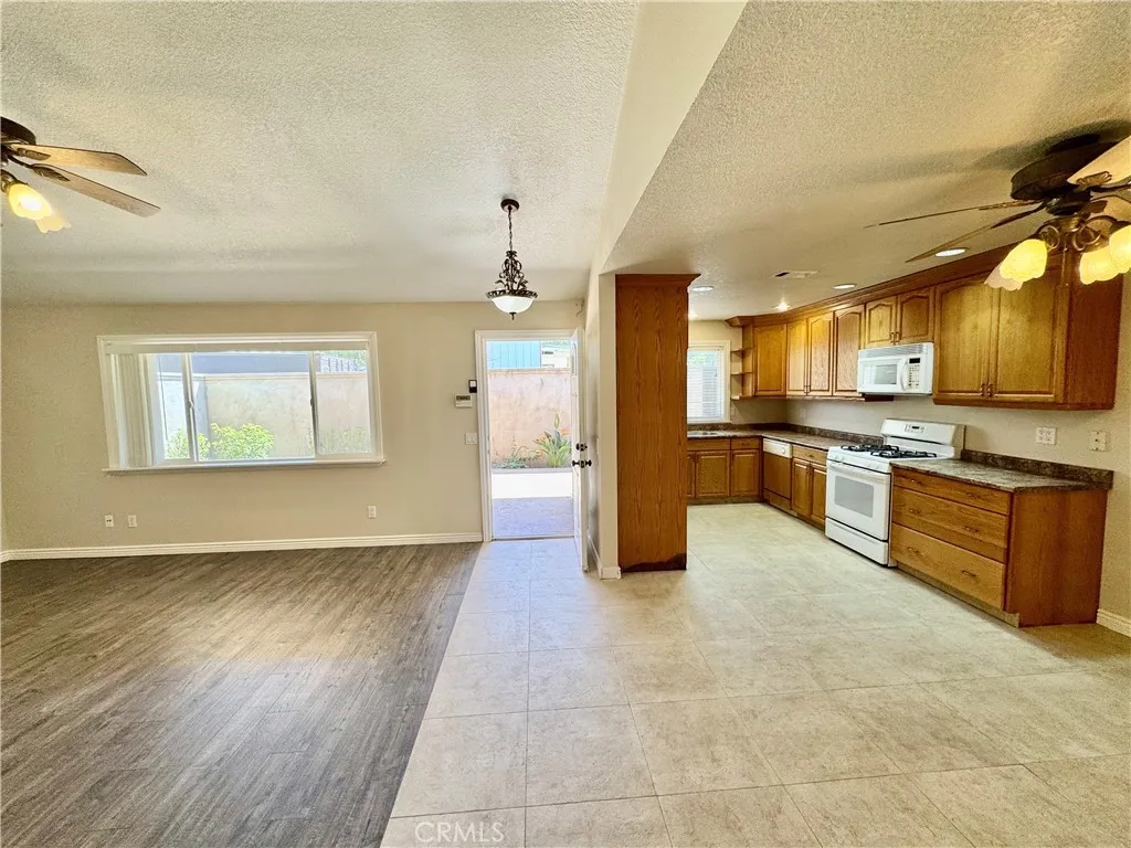 Primary Photo - 6619 Kerry Ln #B