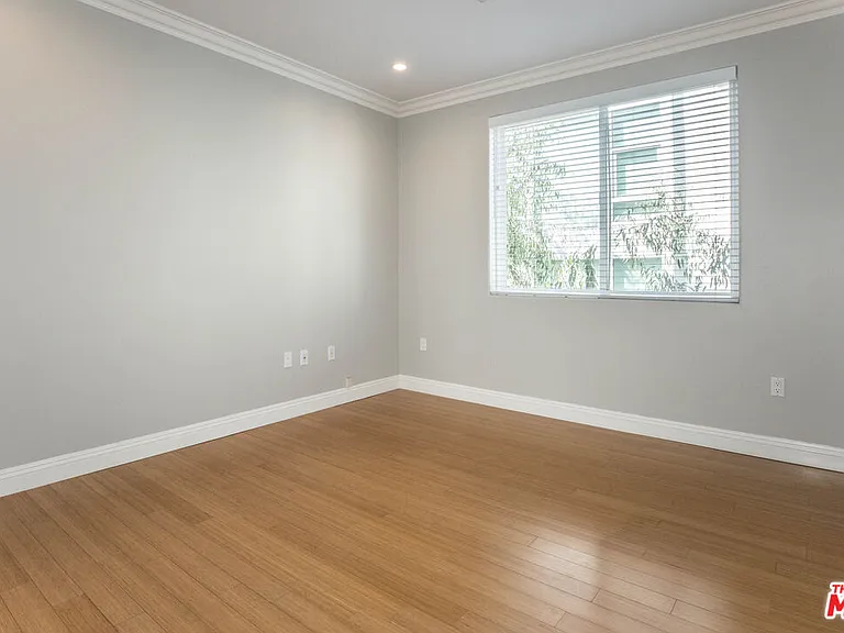1283 Havenhurst Dr #204 — Photo 8