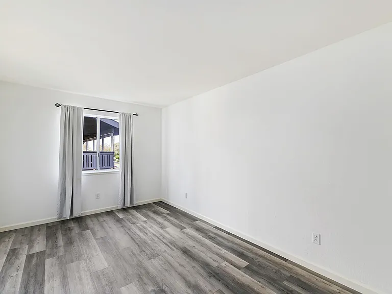 3849 Vineyard Ave #B — Photo 13