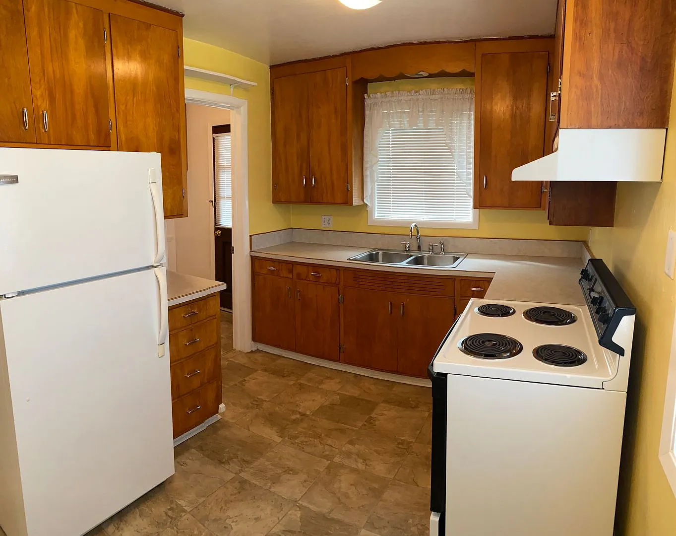 137-Nyssa Duplex — Photo 2