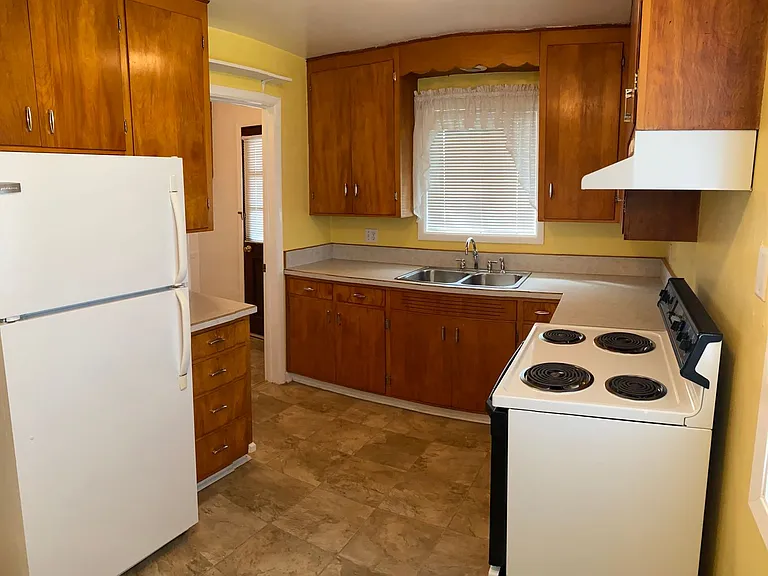137-Nyssa Duplex — Photo 9
