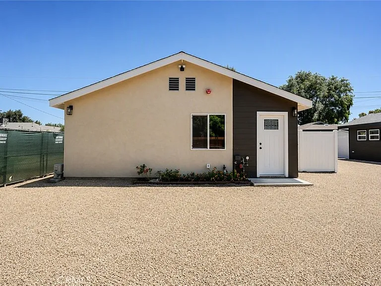 4811 Charlotte Way — Photo 2