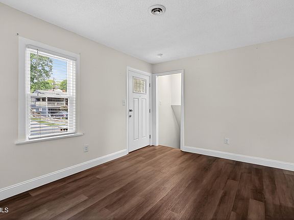 5th image of 509 Rogan St