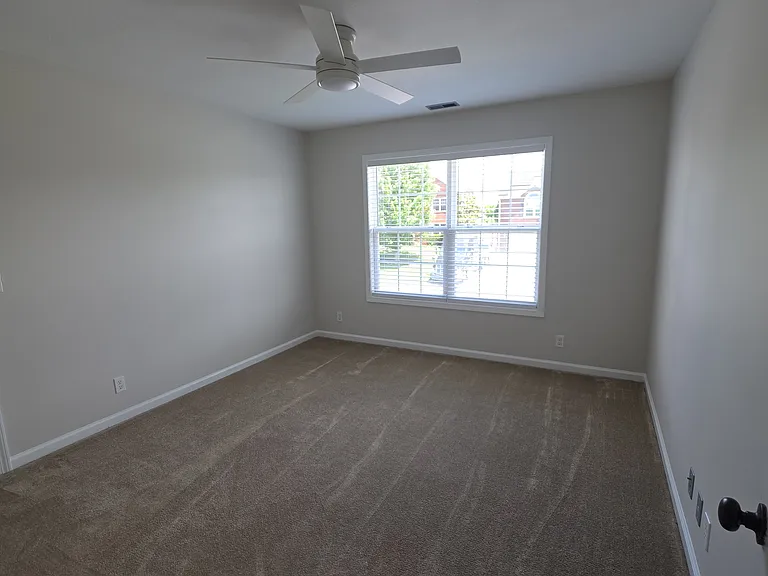 1186 Castlewood Dr — Photo 16
