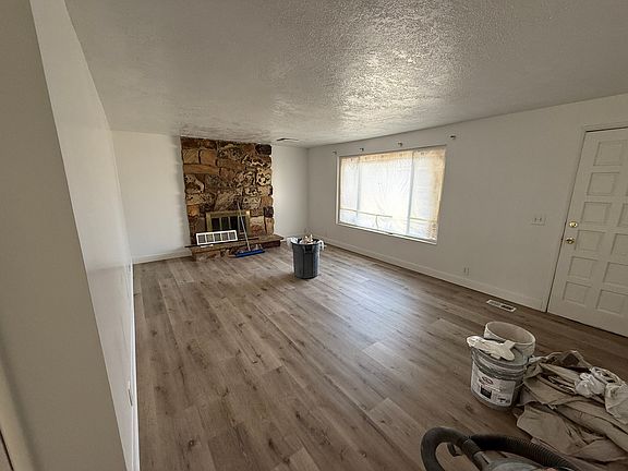 3rd image of 4299 W Deno Dr