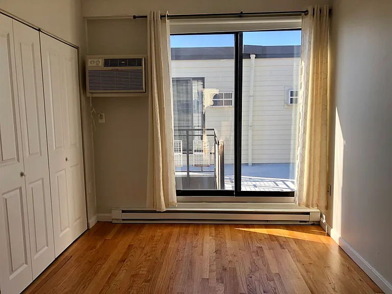 12 Stoneholm St #616 — Photo 14