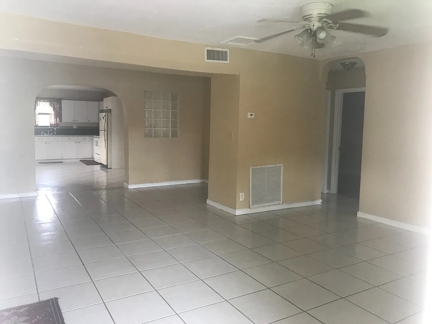 Large 3-2 house — Photo 2